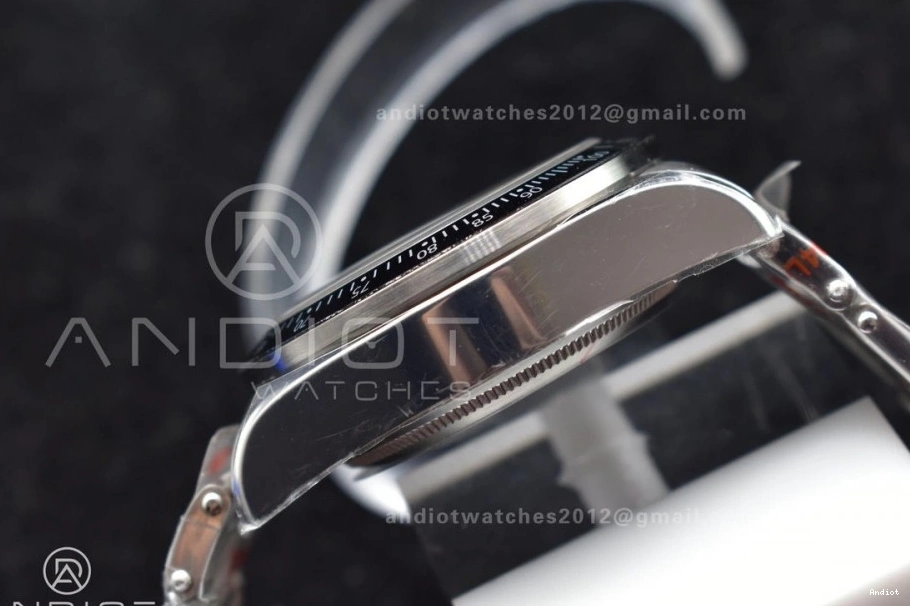 Bay White 1:1 on SS TWS Dial A Resilient Bracelet Black SS Best Edition Chrono 522 0722